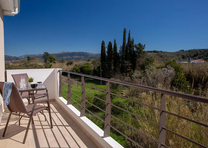 Amelie's Luxe Kalligoni